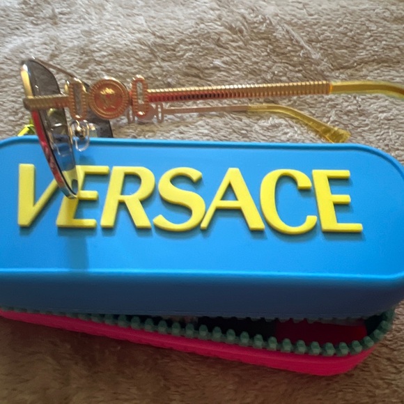 Super cute Versace Aviator sunglasses with rubber case NWOT - Picture 7 of 14